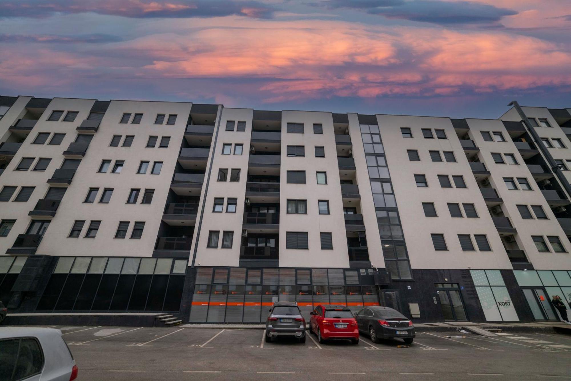Apartment 5 Star Lukavica エクステリア 写真
